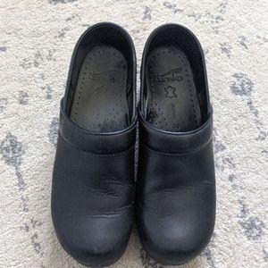 Dansko 39 narrow